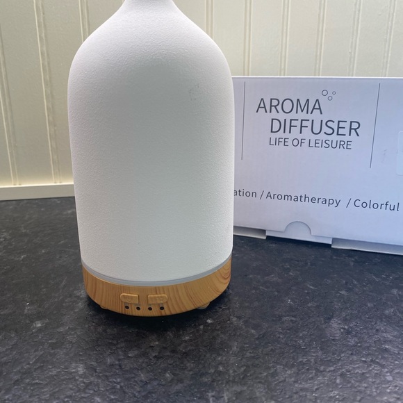 Essential Oil Diffuser - Picture 2 of 5